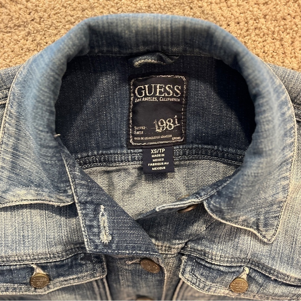 Stylish Guess Fitted Jean Jacket for Women Size XS - Picture 3 of 9